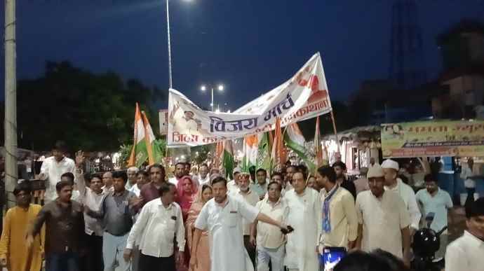 वीडियो न्यूज : प्रधान के इस्तीफे पर नीमकाथाना में कांग्रेस का विजय जुलूस : शहर में आतिशबाजी कर मनाया जश्न, कांग्रेसी बोले- ये तो पहला विकेट गिरा है