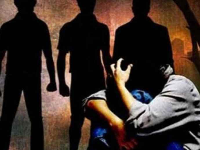 सीकर युवती से छेड़छाड़ का मामला : खेत पर जा रही युवती के कपड़े फाड़े, चिलाने पर फरार हुए आरोपी, पुलिस जाँच में जुटी