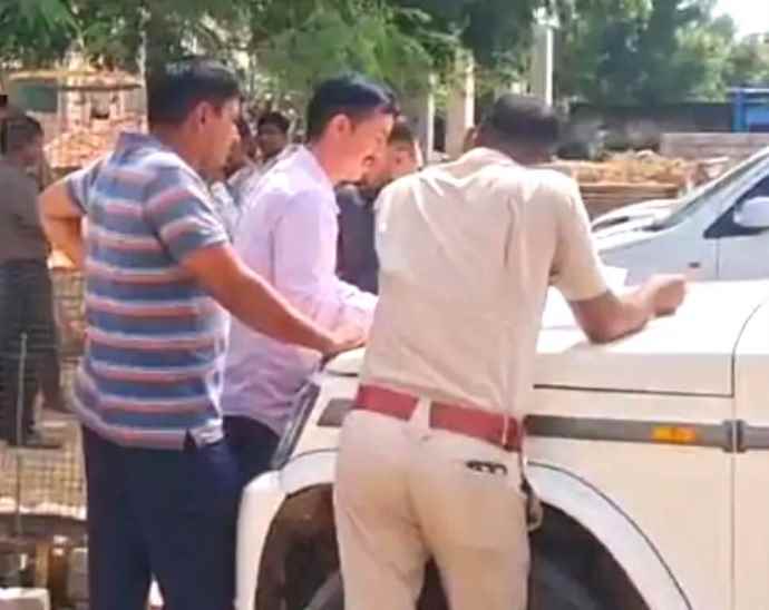 ट्रैक्टर की टक्कर से किसान की मौत : खेत से घर जाते समय ट्रैक्टर ने मारी टक्कर, आरोपी ट्रैक्टर ड्राइवर के खिलाफ मामला दर्ज