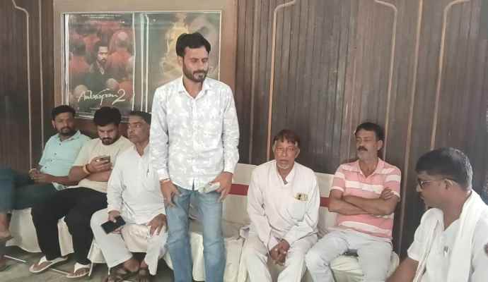 वीडियो न्यूज : नीमकाथाना में चुनाव के बाद प्रत्याशियों की बाड़ेबंदी : भाजपा - कांग्रेस प्रत्याशियों की बाड़ेबंदी के बाद निर्दलीय प्रत्याशियों की मीटिंग, आगे की रणनीति पर चर्चा