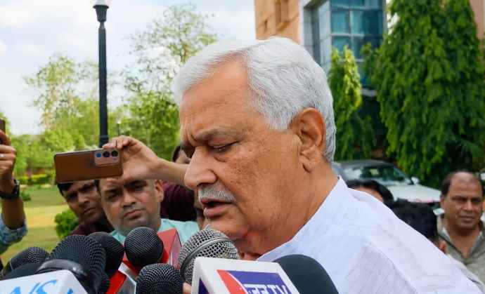 मंत्री किरोड़ी लाल मीणा एसीबी मुख्यालय पहुंचे : बीज घोटाले मे नाम जोड़े जाने से नाराज, बोले- FIR में मंत्री और डॉक्टर कौन, इसका खुलासा करे ACB