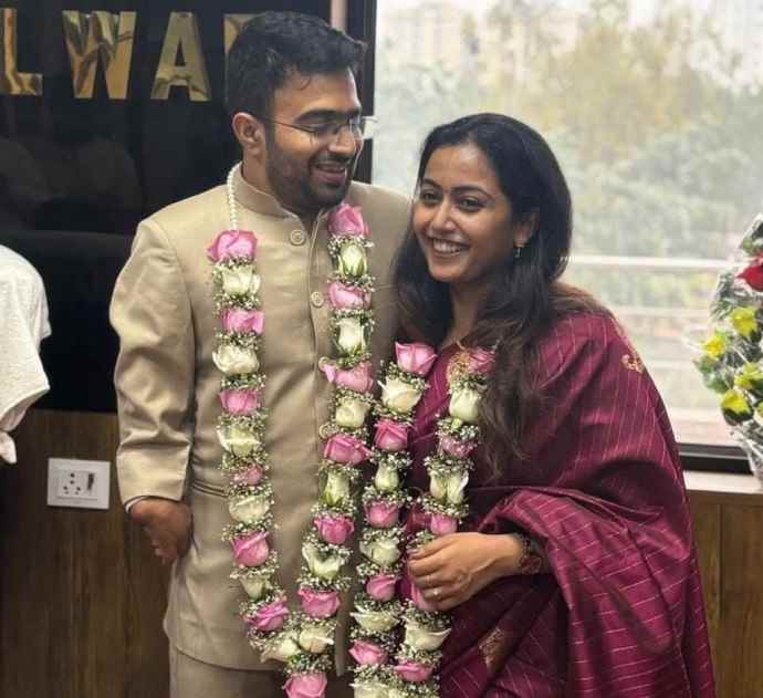 न बैंडबाजा, न बाराती, शादी बनी मिसाल : बिना वीआईपी तामझाम के दो आईएएस ने अलवर में की कोर्ट मैरिज, ट्रेनिंग में शुरू हुई थी लव स्टोरी