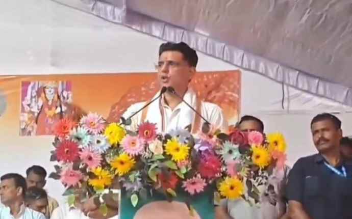 वीडियो न्यूज : पायलट ने गहलोत को लेकर तोड़ी चुप्पी : पायलट ने बिना नाम लिए पढ़ा दिया राजनीति का पाठ, बोले -उनका किसी से कोई व्यक्तिगत झगड़ा नहीं