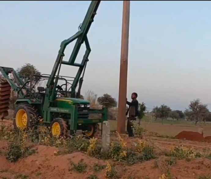 वीडियो न्यूज़ : "हेलो..मै मुख्यमंत्री बोल रहा हूं.!" : युवक ने 181 संपर्क पोर्टल पर की शिकायत तो सीएम का आया फोन, 2 घंटे में सड़क के बीच से हटा बिजली पोल