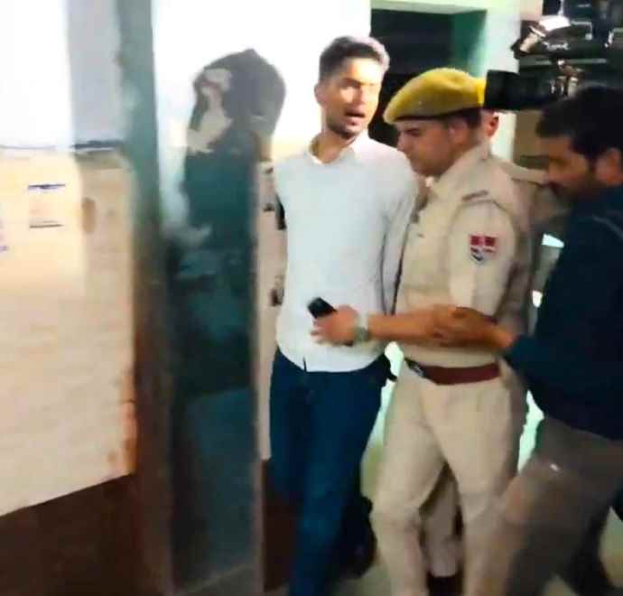 वीडियो न्यूज़ : निर्मल चौधरी को मिली जमानत : पुलिस पर लगाए गंभीर आरोप , कहा - पुलिस ने आतंकवादियों जैसा व्यवहार किया