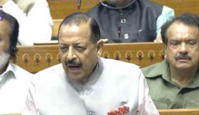 पेपर लीक रोकने का बिल लोकसभा से पास : केंद्रीय मंत्री जितेंद्र सिंह का राहुल गांधी पर तंज, कहा - पीएम की इच्छा लेकर 7 LKM के गेट पर बैठे
