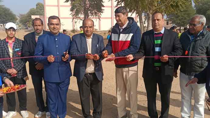 वीडियो न्यूज़ : नीमकाथाना में एनुअल स्पोर्ट्स मीट का शुभारंभ : दो दिवसीय मीट का जिला स्टेडियम में हुआ शुभारंभ, प्रतियोगिता को लेकर खिलाड़ियों में उत्साह