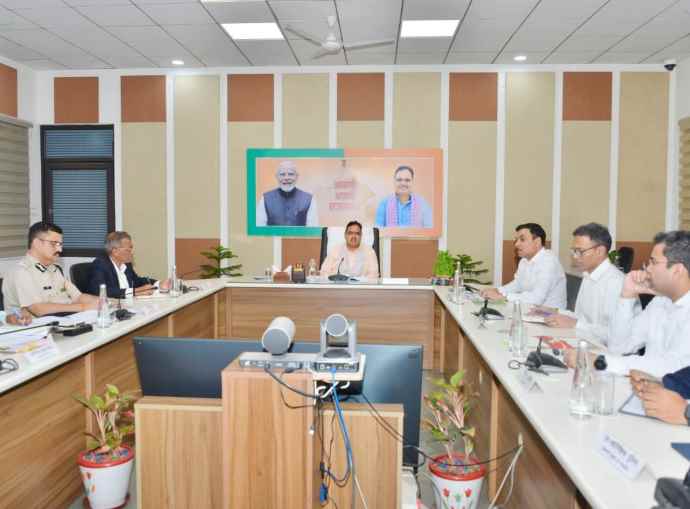 शराब पीकर वाहन चलाने पर लाइसेंस होगा रद्द : सीएम भजनलाल शर्मा की ट्रैफिक व रोड सेफ्टी को लेकर उच्च स्तरीय बैठक, ट्रैफिक नियम तोड़ने पर सख्त कार्रवाई के निर्देश