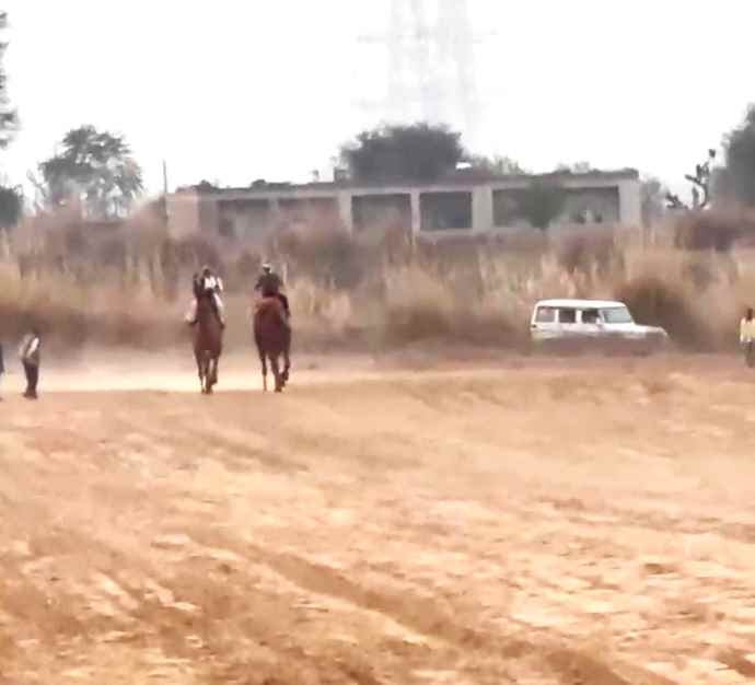 वीडियो न्यूज़ : नीमकाथाना के राणासर में भैरूंजी धाम का वार्षिक मेला : पहलवानों ने दिखाए दांवपेंच, ऊंट दौड़ प्रतियोगिता में दौड़े ऊंट, ऊंटो ने करतब दिखा कर किया लोगो का मनोरंज