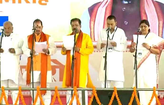 बिहार में कैबिनेट का विस्तार : निशांत कुमार सहित 32 विधायकों ने गांधी मैदान में मंत्री पद की ली शपथ, निशांत कुमार पहली बार मंत्री बने
