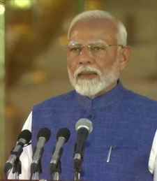 वीडियो लाइव : मंत्री पद को लेकर अजित पवार नाराज  : मोदी तीसरी बार बने प्रधानमंत्री, राष्ट्रपति द्रोपदी मुर्मू ने दिलाई शपथ , बीजेपी अध्यक्ष नड्डा भी कैबिनेट में शामिल