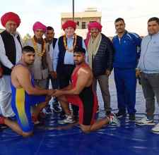 वीडियो न्यूज़ : राजस्थान राज्य कुश्ती संघ अध्यक्ष झाझडिया रहे मौजूद : नीमकाथाना में नेशनल कुश्ती प्रतियोगिता के लिए हुआ ट्रायल , आखाड़े में पहलवानों ने दिखाया दमखम