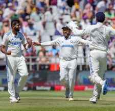 केपटाउन में भारत की पहली जीत : केपटाउन टेस्ट मैच 2 दिन में खत्म, सेंचुरियन टेस्ट में मिली हार का लिया बदला, सीरिज 1 -1 से बराबर